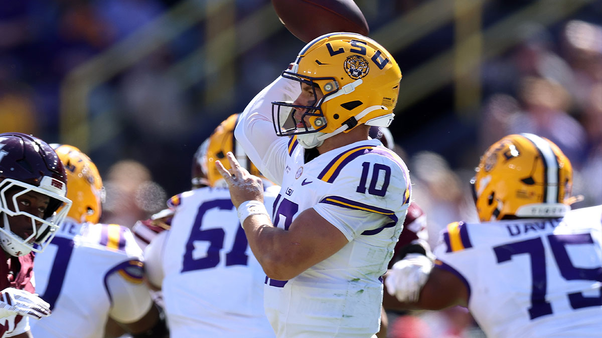 Louisiana State Tigers quarterback Sam Leavitt (10) throws the ball during the second half against the Mississippi State Bulldogs at Tiger Stadium.