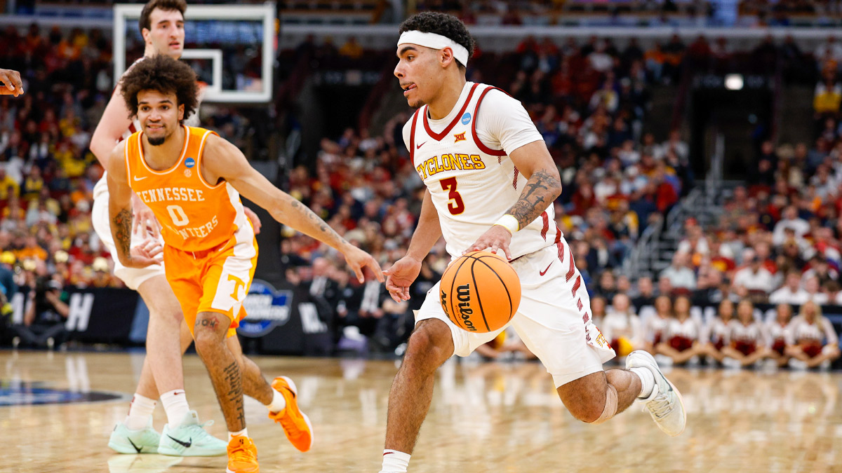Iowa State Cyclones guard Tamin Lipsey (3) moves the ball while defended by Tennessee Volunteers guard Ja'Kobi Gillespie (0) in the first half during a Sweet Sixteen game of the Midwest Regional of the men's 2026 NCAA Tournament at United Center.
