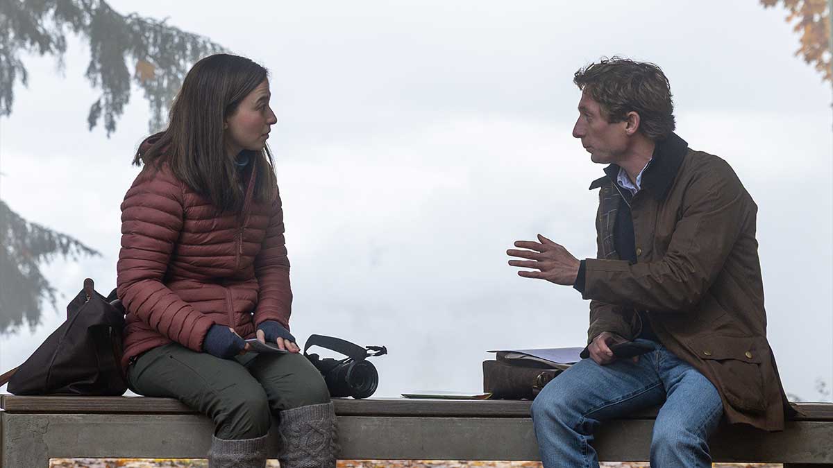 Mikey Madison and Jeremy Allen White in The Social Reckoning.