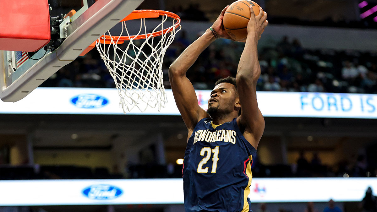 New Orleans Pelicans center Yves Missi (21) dunks during the second half against the Dallas Mavericks at American Airlines Center.